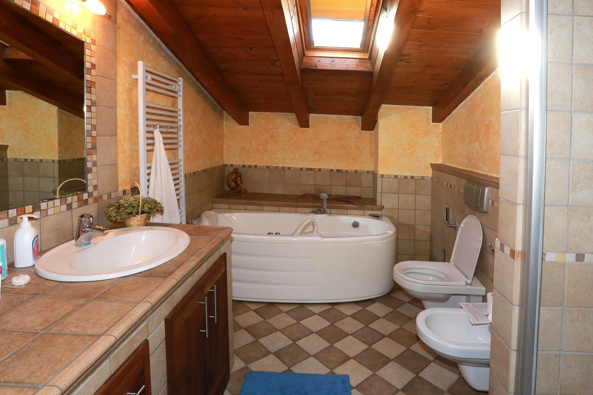 The Lake Apartment كوليكو المظهر الخارجي الصورة
